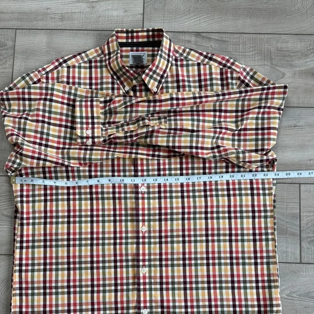 L.L. Bean Men's Checkered Traditional Fit‎ Button Down Shirt, size M-REG